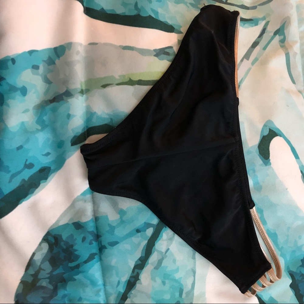 Victoria’s Secret matching bathing suit - Picture 5 of 7
